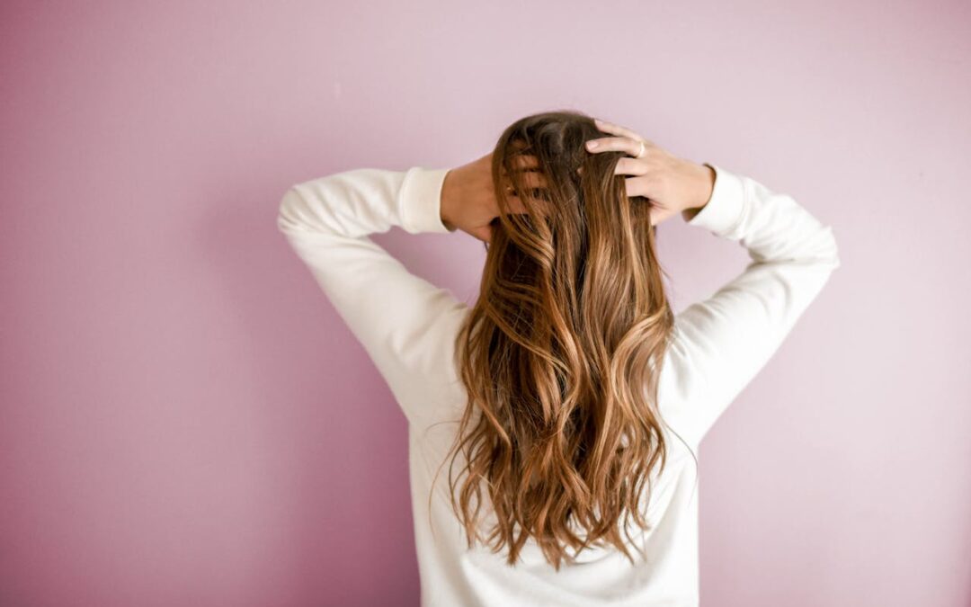 Como acabar com a queda capilar? Confira 3 dicas essenciais