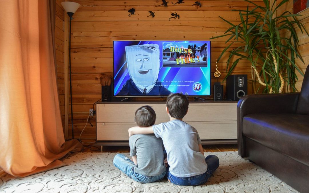 Como esconder os cabos da televisão?